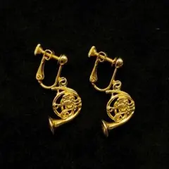 717遺品整理品　イヤリング　ゴールド？　金？　メッキ？　ホルン　ヴィンテージ