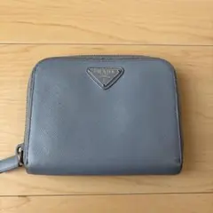 ⭐️プラダ　二つ折り財布