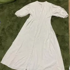 ベージュ　シャツワンピース 五分袖　Aライン　ローリーズファーム