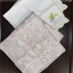 新品タグ付ジルスチュアート　ピンクミッフィーコラボ　白　お花刺繍　ハンカチセットのサムネイル