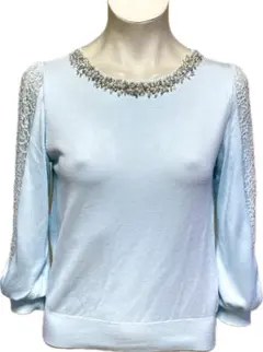 新同☆ジャスグリティー ビジュー飾のスリットレース袖ハイゲージニット 水色２☆