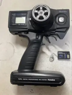Futaba T3PL 2.4G 送信機 R2004GF 受信機セットのサムネイル