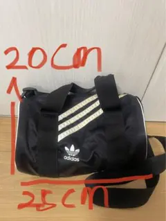 adidas ショルダーバッグ 黒 20cm x 25cm