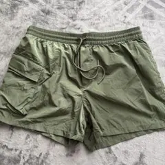 H&M Move カーゴショートパンツ オリーブ Mサイズのサムネイル