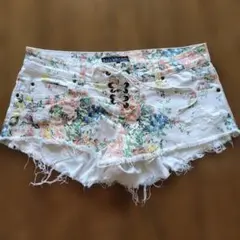 BILLABONG 花柄 レースアップ ショートパンツのサムネイル