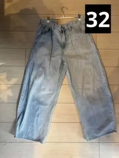 UNIQLO ユニクロ バギーカーブジーンズ　丈短め32インチ