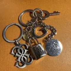 GUESS ゲス　キーリング