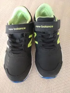 New Balance キッズ スニーカー ブラック/グリーン　17.5cm