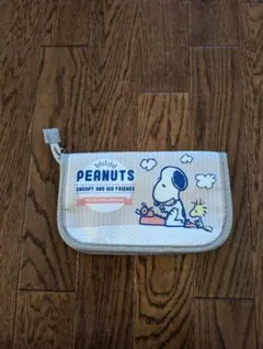 スヌーピーのマルチケース