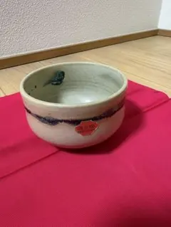 緑色と紫色の模様の子供茶碗
