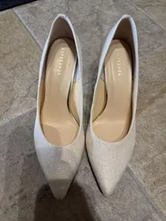 ESPERANZA パンプス ベージュ 23.5cmのサムネイル