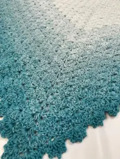 手編み　グラデーション　ターコイズ　ワンダーコットン　色番5 小さめ　膝掛け