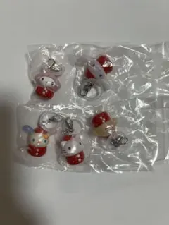 サンリオキャラクターズ　ガチャガチャ　いちごめじるしアクセサリー　5点セット