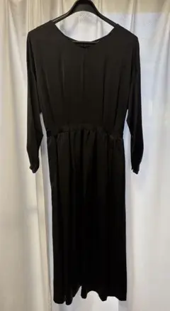 【新品:OPAQUE.CLIP】黒 長袖 サテン ロングワンピース L