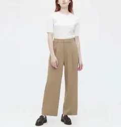UNIQLO ユニクロ タックワイドパンツ ベージュ　（丈標準68～70cm）
