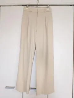 ユニクロ　タックワイドパンツ　31 ベージュ Mサイズ