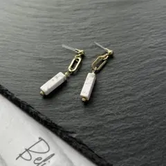 １１２２　再販　天然石ハウライトゴールドオーバル　樹脂ピアス　イヤリング変更可能