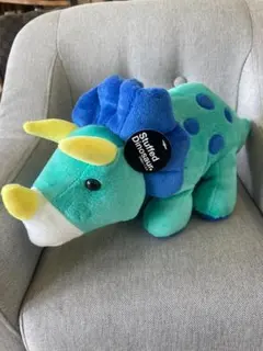 【新品】トリケラトプス　ぬいぐるみ　恐竜　ダイナソー　きょうりゅう　プレゼント