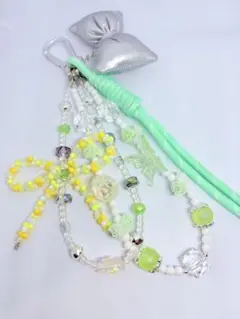 ビーズ　ストラップ　キーホルダー　ジャラキー