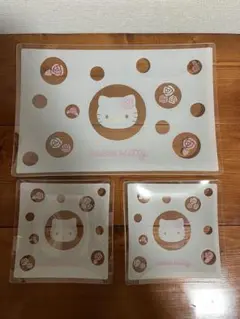 【発送可】　ハローキティ　ガラストレー　セット　洋服の青山