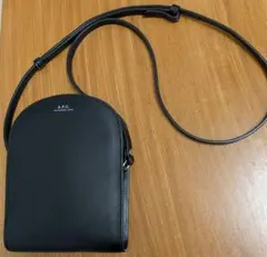 A.P.C.　Demi-Lune　ネックポーチ　ショルダーバッグ