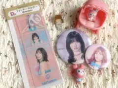 TWICE モモグッズ 缶バッチ モブリーキーホルダー ピンバッチ ガチャガチャ