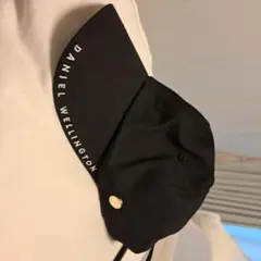 DANIEL WELLINGTON ブラックキャップ