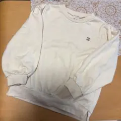 120 petit main さくらんぼ　胸刺繍ロゴ　ベージュ トレーナー