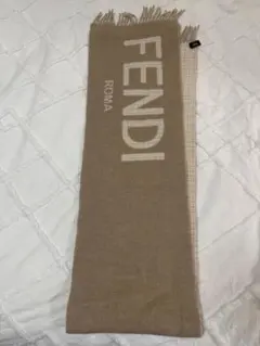 な*つ様 FENDI アイボリー マフラー FXT352 AIX0 TU な*つ様 FENDI アイボリー マフラー FXT352 AIX0 TU - メルカリ