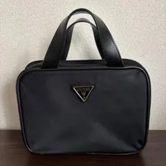 GUESS ゲス　Wave Small Toiletry GUESS ポーチ　黒のサムネイル