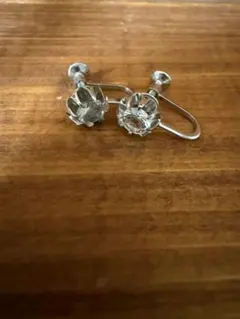 花形クリスタルイヤリング