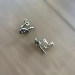 ユニークスワールデザインイヤリング