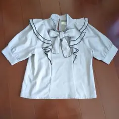 abc une face フリルリボンシャツ 半袖のサムネイル