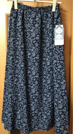 SHOO-LA-RUE 総柄Aラインフレアロングスカート新品タグ付き 黒 Mのサムネイル
