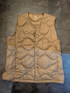 UNIQLO ウルトラライトダウン コンパクトベスト ウェーブキルト L