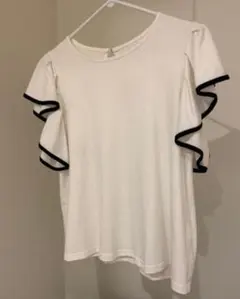 La Totalite ラッフル袖　トップス　フリル付きホワイト半袖Tシャツのサムネイル