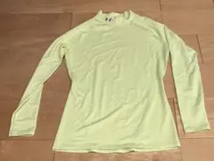 UNDER ARMOUR 長袖　モックネックインナーシャツ