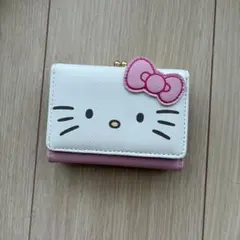 タイムセール❗️ハローキティ 三つ折り財布のサムネイル