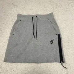 Nike グレー タイトスカート Sサイズ