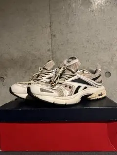 Item thumbnail for item d5f69393-9689-4aea-a4d7-b3339b39e3c3