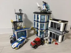 週末値下げ！レゴ シティ 60141 ポリスステーション