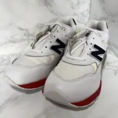 y083102 ニューバランス　スニーカー　ホワイト　24.5cm