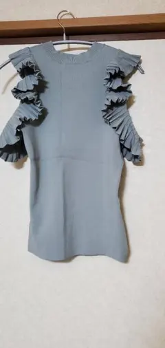 スナイデル　プリーツラッフルスリーブニット