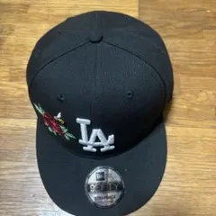 新品のニューエラです一回も使っていませんですが、つばを曲げています