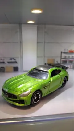 トミカ Mercedes-AMG GT R