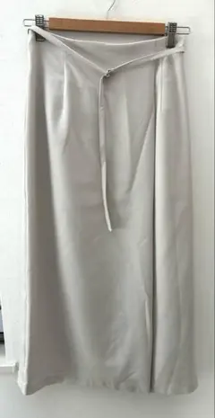ロペピクニック　綺麗めラップ風スカート