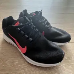 Nike ランニングシューズ ブラック/ピンク　ダウンシフター8