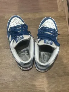 Item thumbnail for item 38369159-c736-40bf-807e-e4a3308a26f3