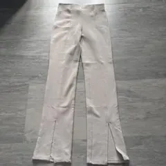 ベージュ スラックス