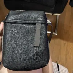 calvin klein ショルダーバッグ
